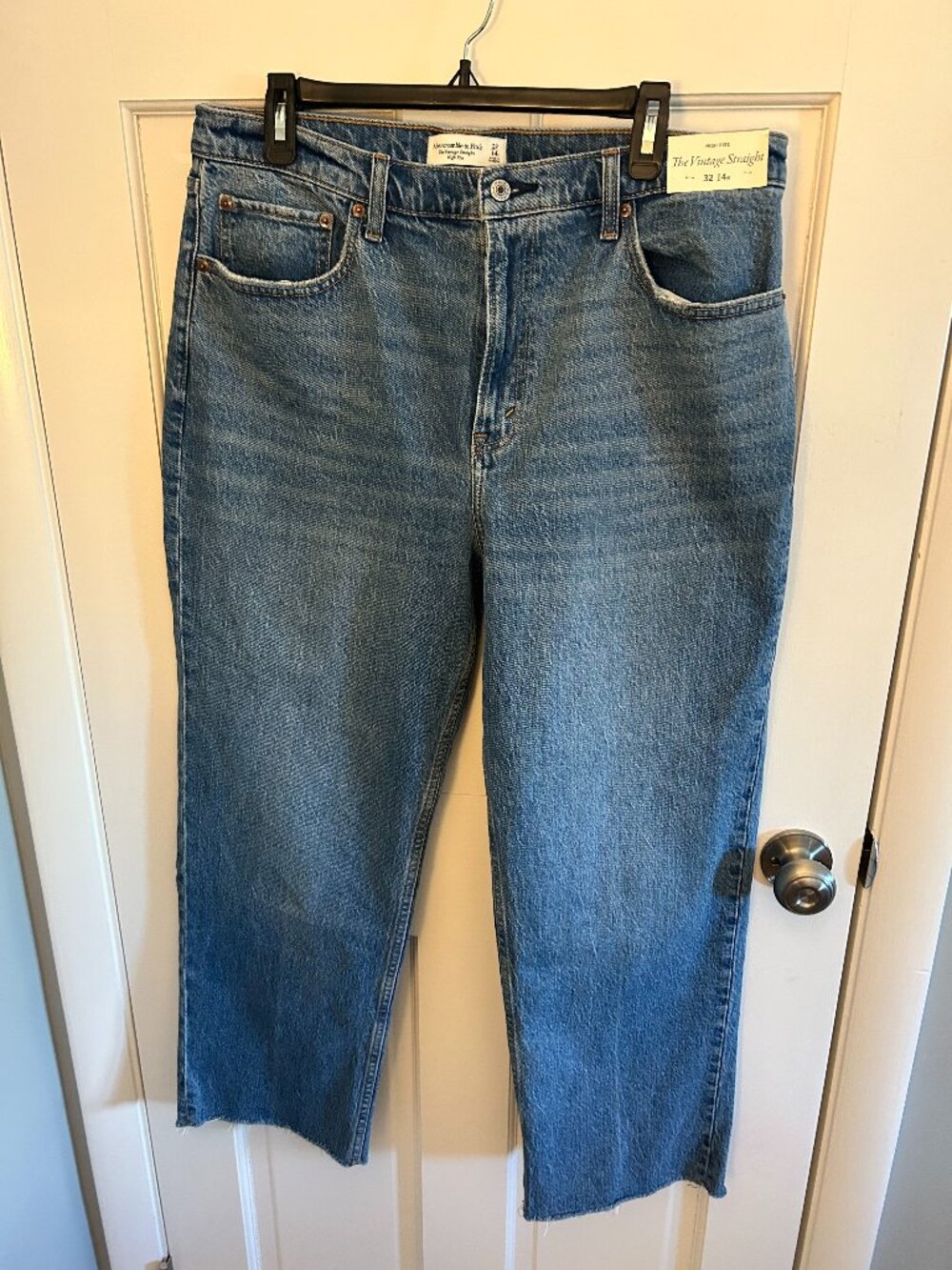 NWT A&F High Rise Vintage Straight Jean